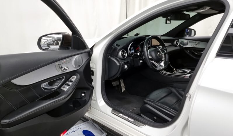 
								MERCEDES C63 AMG W205 full									